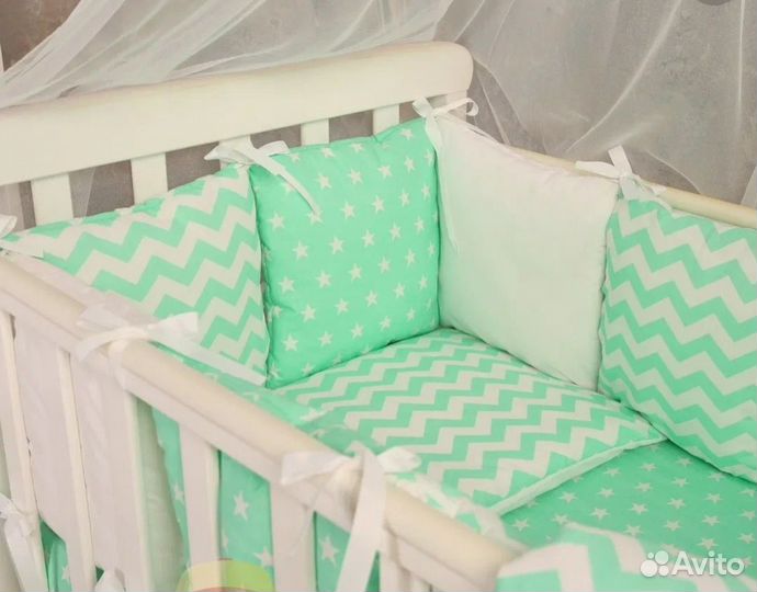 Комплект в детскую кроватку новый в упаковке