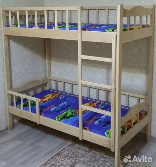 Двухъярусная кровать