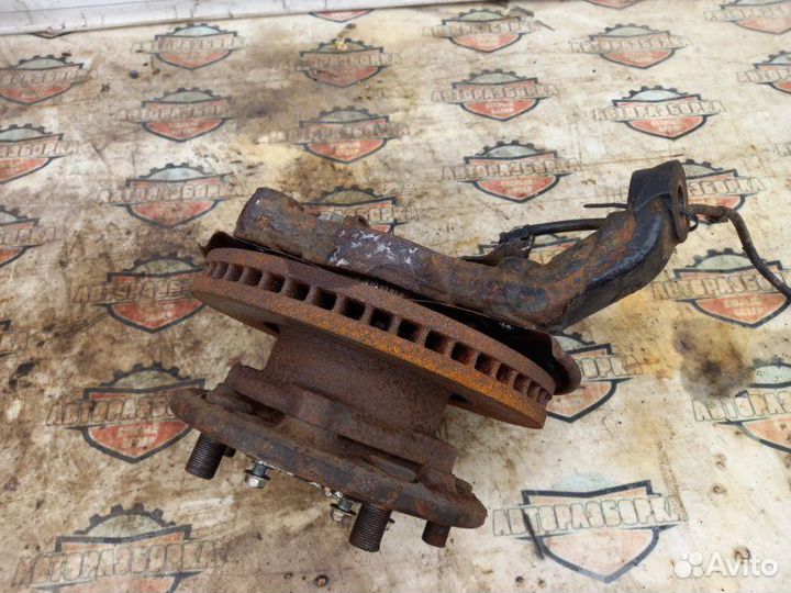 Ступица передняя правая Hino Dutro XZU378 N04C