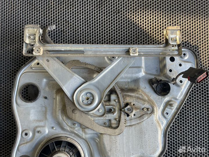 Стеклоподъемник задний левый Volvo S40 2004-2012