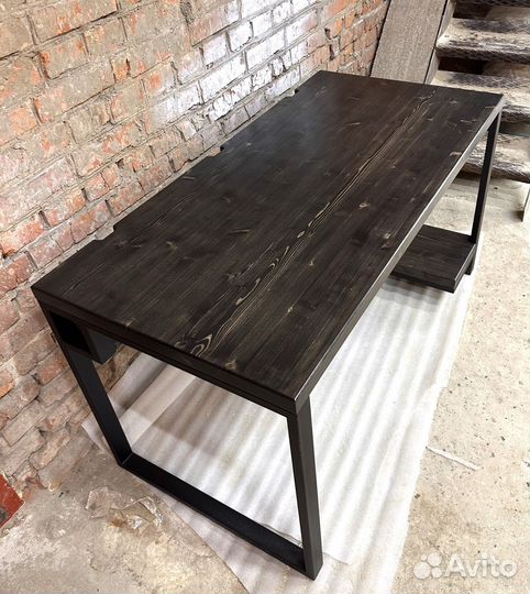 Компьютерный стол с корзиной для проводов лофт