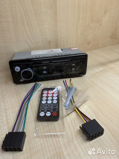 Автомогнитола 1 din 215