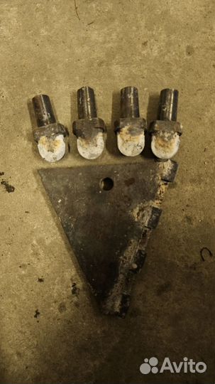 Забурник треугольный с резцами