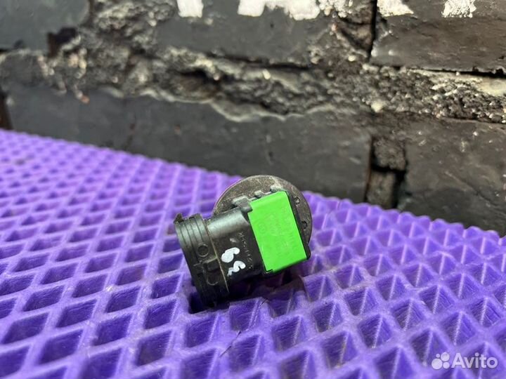 Лампа Nissan Leaf AZE0-061302 EM57 2014