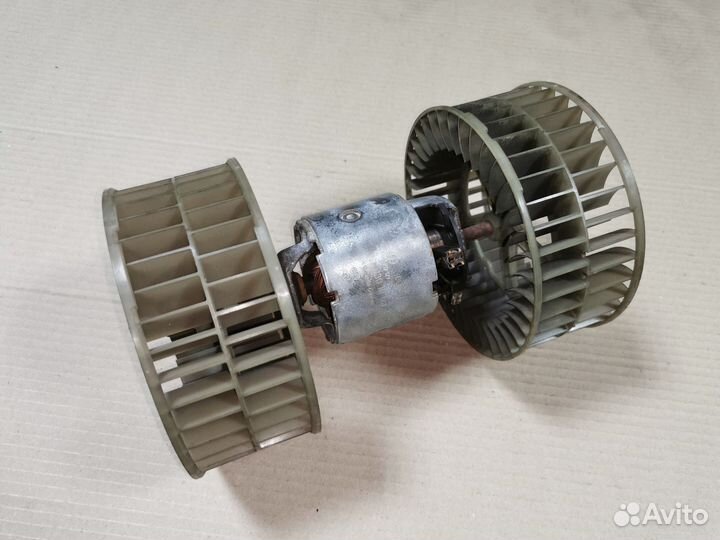 Моторчик печки под кондиционер на Mercedes W124