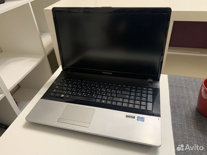 Игровой Samsung 17.3, i5, GT 520MX, 8gb, 500gb