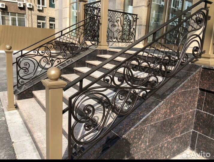 Кованые ворота, навесы, предметы интерьера