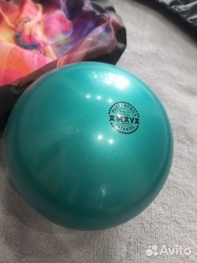 Обруч и мяч для художественной гимнастики