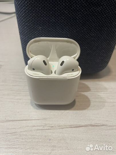 Airpods 1