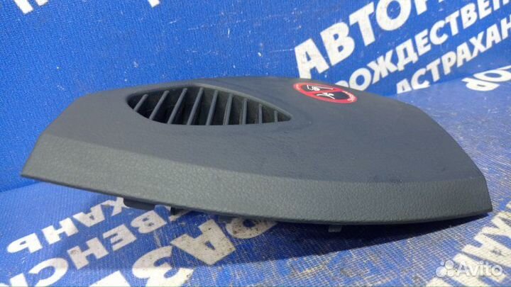 Боковая накладка торпеды Mercedes-Benz W220 седан