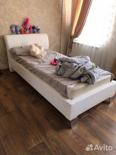 Кровать полуторка односпальная с матрасом