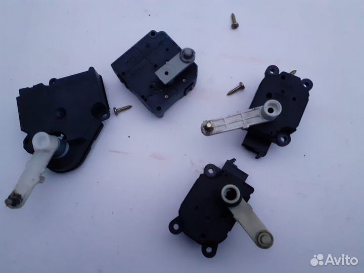 Моторчик заслонки печки Мерседес ML 163