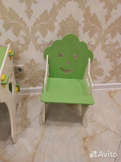 Детский стол и стульчик
