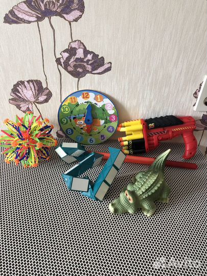 Наборы пластиковых игрушек.Цена за набор