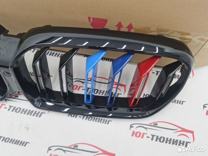 Решетка в стиле M5 G30 рест. с триколором Bmw