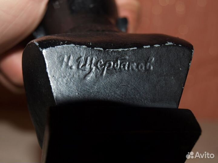 Бюст космонавт