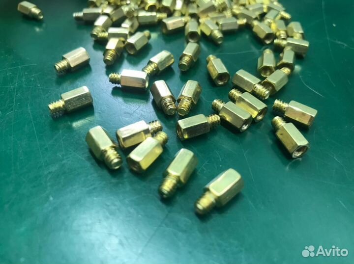 Винт-стойка для материнской платы 50шт новые