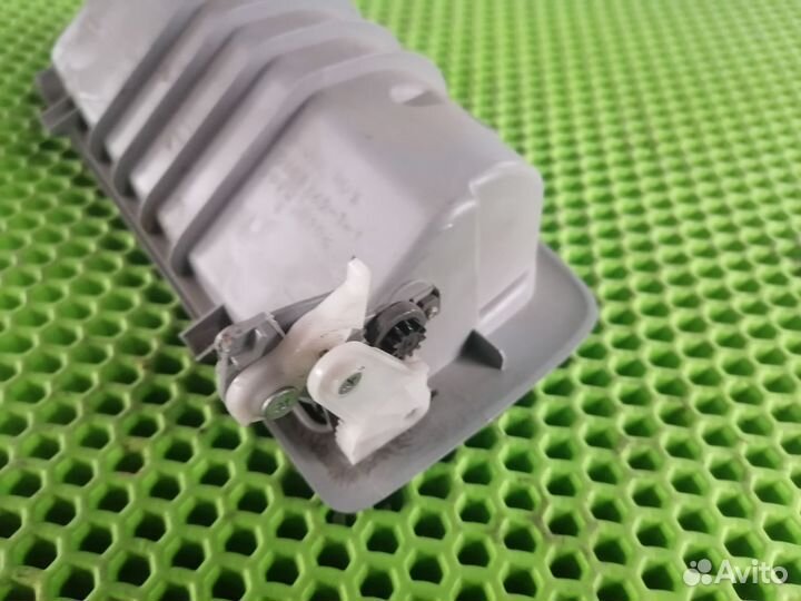 Очечник Митсубиси Оутлендер 2