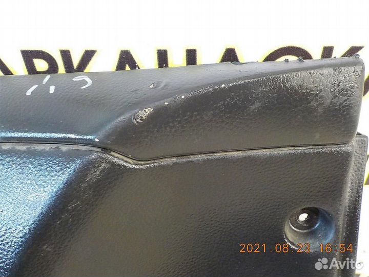 Обшивка двери передней левой Mitsubishi Lancer 9