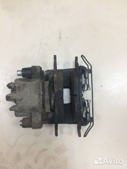 Суппорт передний правый Honda HR-V