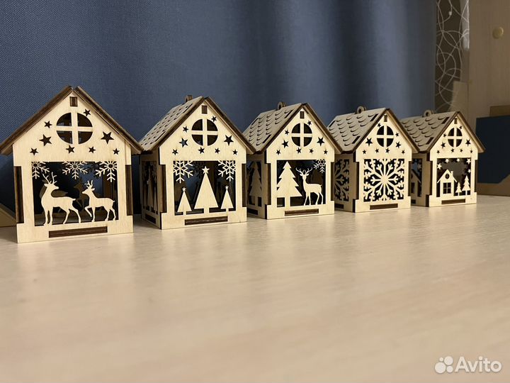 Елочные игрушки домики из дерева