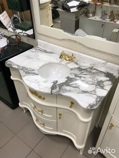 Комплект мебели с мрамором для ванной