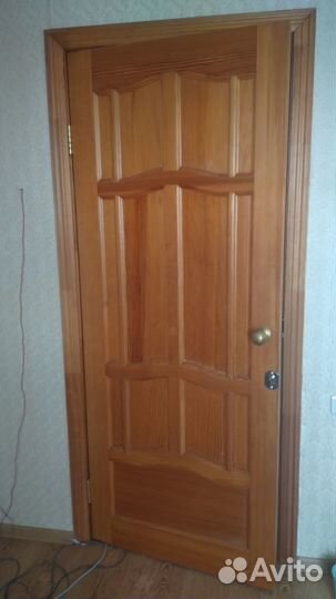 Дверь из массива дерева бу