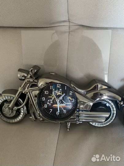 Часы аксессуар