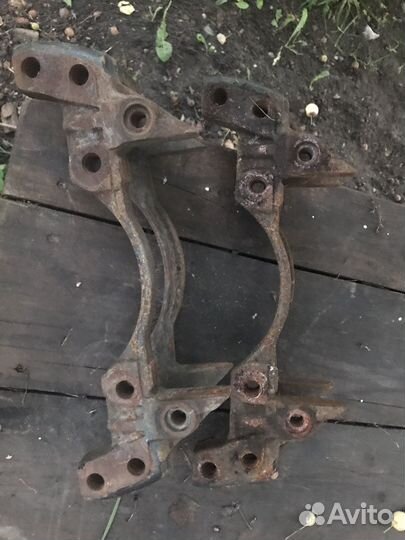 Скоба суппорта