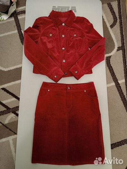 Костюм женский