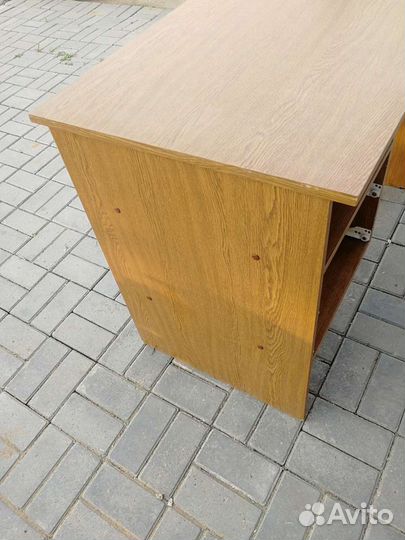 Письменный стол