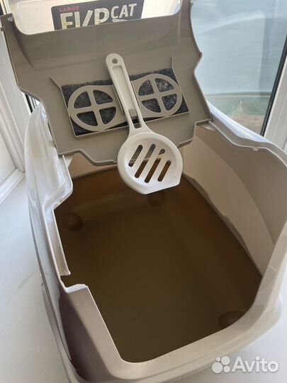 Закрытый лоток для кошек большой