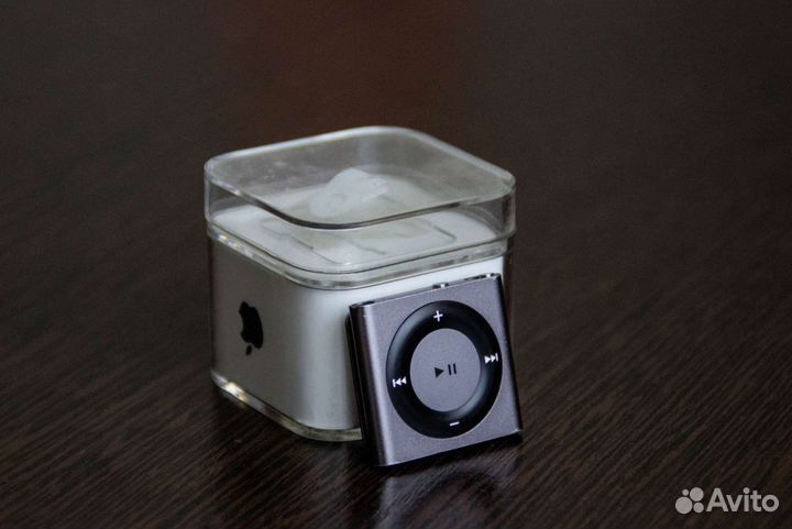 iPod shuffle 4