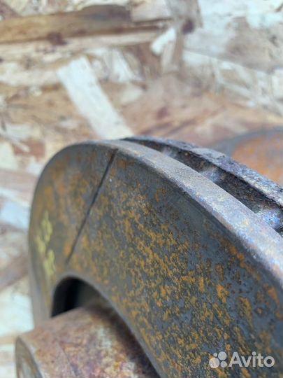 Тормозной диск передний Audi А6 C6 2.8 CCE