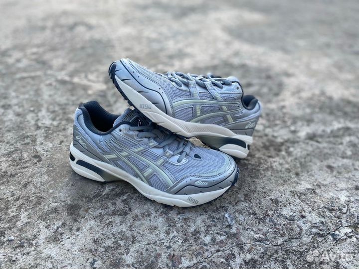 Кроссовки asics