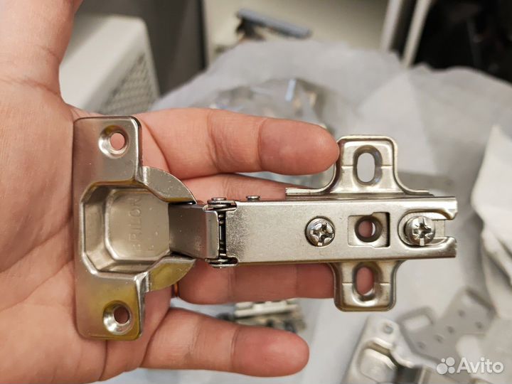 Петли и ручки мебельные фасады для кухни