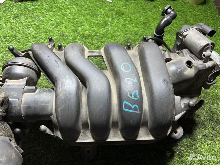 Впускной коллектор Volkswagen Passat