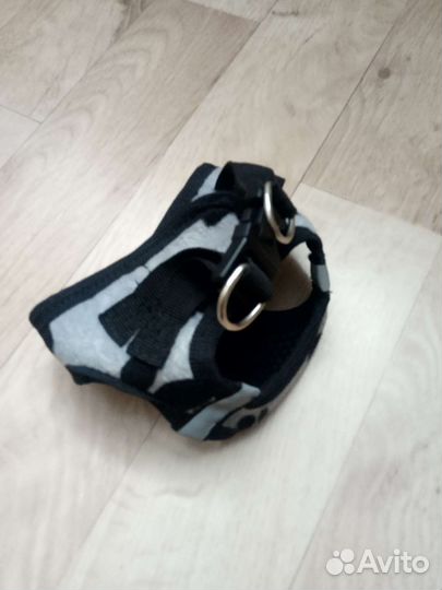 Шлейка для щенка маленькой собаки