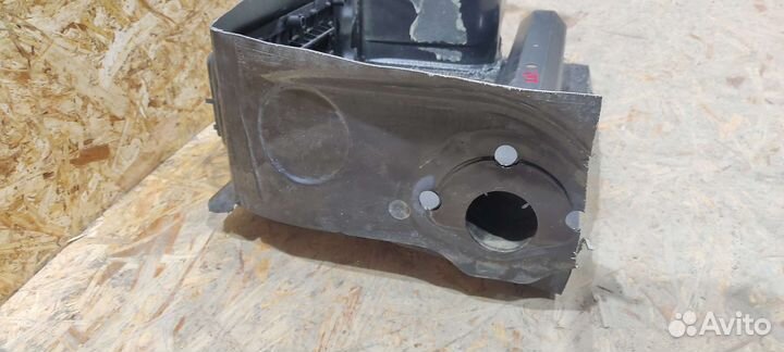 Ниша багажного отсека левая BMW E38