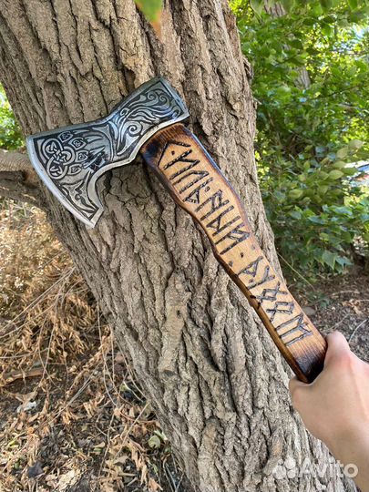 Топор в славянском стиле