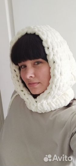 Капор женский вязаный