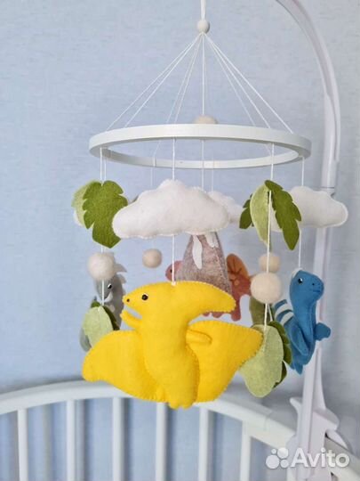 Мобиль на кроватку из фетра