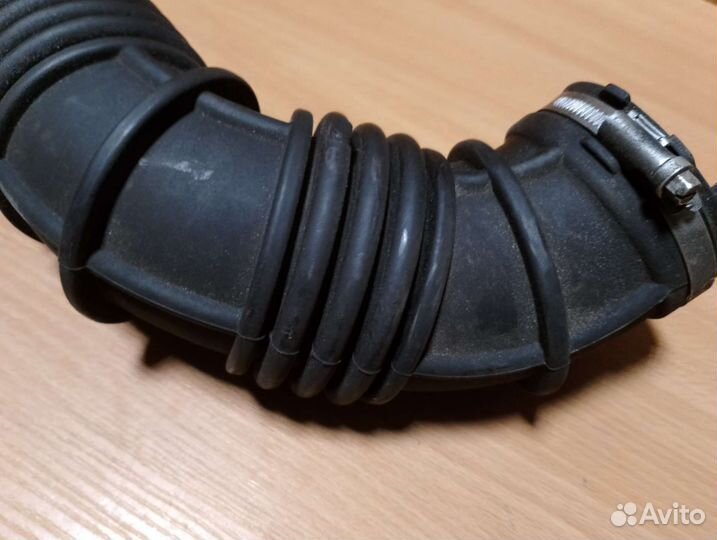 Патрубок воздушного фильтра 1.8 шевроле круз