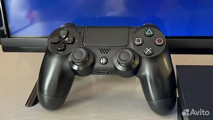 Sony PS4 + SSD + 2 джойстика. Идеал
