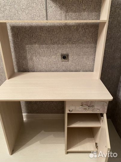 Стол письменный