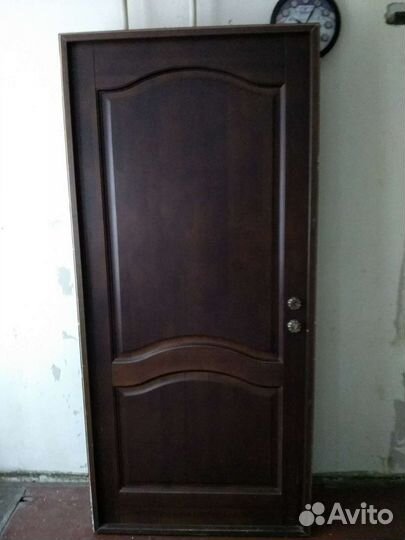 Дверь деревянная
