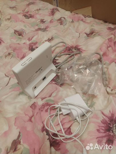 Интернет центр Yota3 (Роутер Wi-Fi)