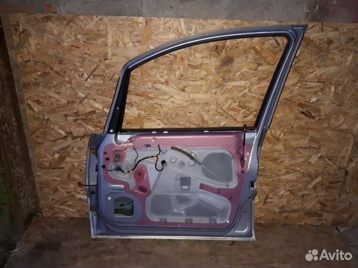 Дверь передняя правая Opel Zafira A 1999-2005