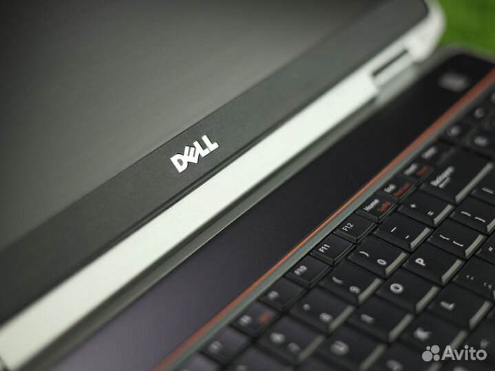 Ноутбук Dell Core i5,8Gb,SSD256Gb