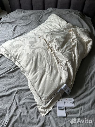 Шелковое одеяло Bulgari